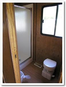 shower of Patoka Queen houseboat